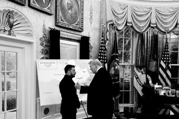 ゼレンシキー宇大統領、トランプ米大統領との地図を使ったやりとりを説明