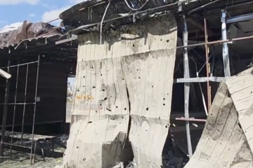 Stadtmitte Cherson unter Artilleriebeschuss, eine Verletzte