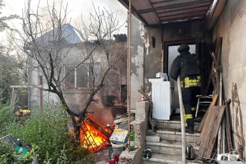 ロシア軍、ウクライナ南部ヘルソンを攻撃　死傷者あり