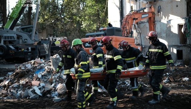 ロシア軍のキーウへの攻撃の死者数、31人に増加 ロシア軍のキーウへの攻撃の死者数、31人に増加