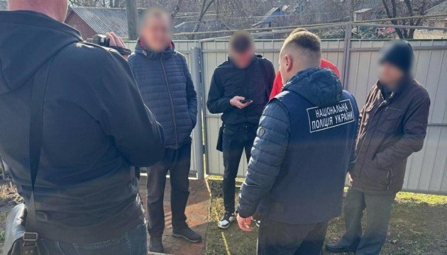 На Сумщині чоловік, який обіцяв працевлаштувати з бронюванням, ошукав людей на понад ₴700 тисяч