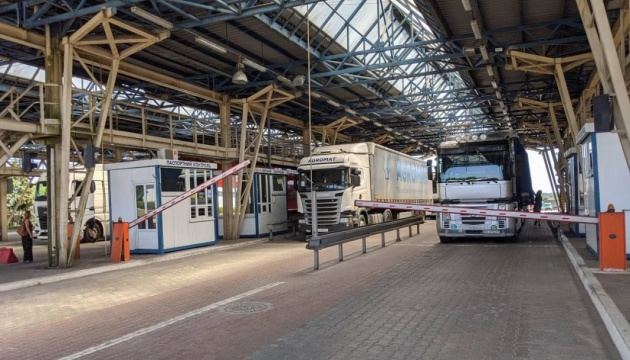 У «Краківці» через знеструмлення призупинений пропуск людей і транспорту