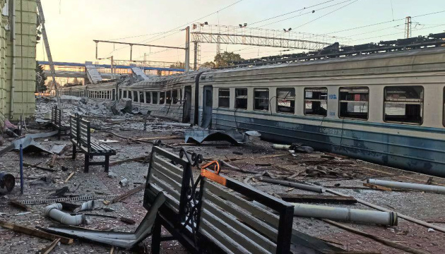 ロシア軍、ウクライナ東部ロゾヴァを攻撃　鉄道駅の職員が死傷