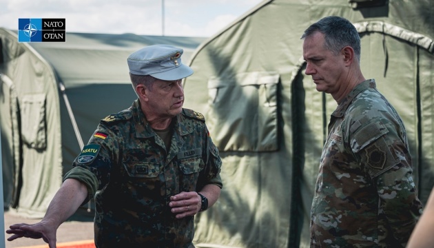 НАТО максимально швидко доставлятиме Україні військову допомогу - головком Альянсу у Європі