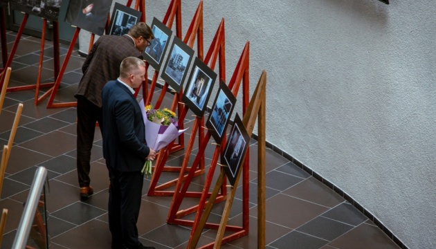 У Литві презентували фотовиставку про українців на війні