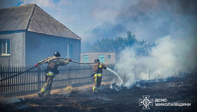 Росіяни атакували Куцурубську громаду на Миколаївщині, виникли пожежі