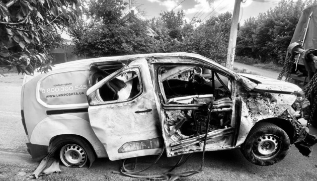 Дрони РФ атакували автомобілі Укрпошти на Донеччині та Херсонщині, є загибла та поранений