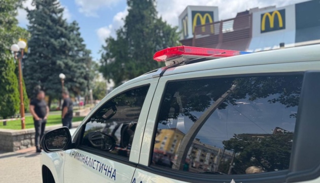Стрілець з черкаського McDonald's вогнепальних поранень не отримав, у нього різана рана шиї - ЗМІ
