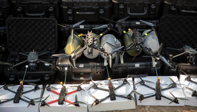 Громада Києва передала на фронт ще 900 безпілотників