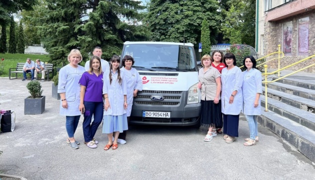 На Тернопільщині почав роботу мобільний центр донацій