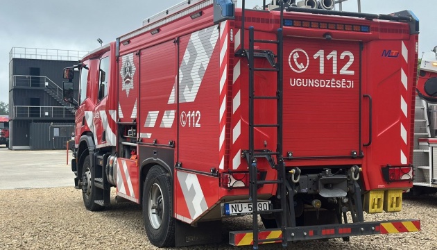 Латвія відправляє в Україну 16 пожежних машин з рятувальним обладнанням