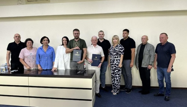 На Херсонщині підписали 32 меморандуми у рамках проєкту «Пліч-о-пліч: згуртовані громади»