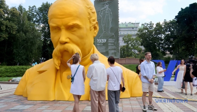 Авіаудар по базі відпочинку, прощання з Рощиною та інтерактивний Шевченко 