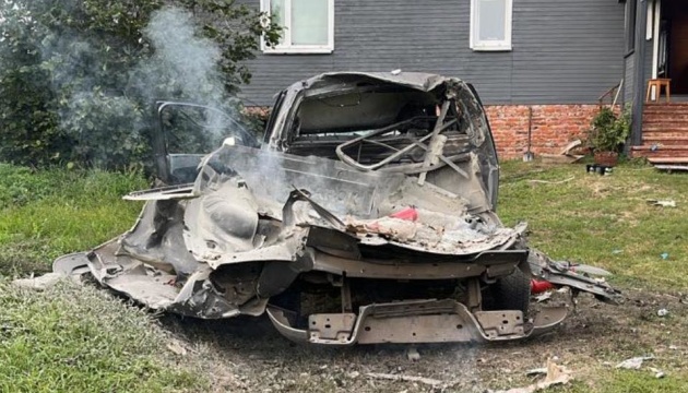 Безпілотник РФ атакував село на Чернігівщині, є поранена