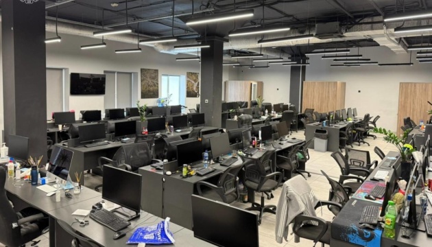 У Дніпрі ліквідували мережу кол-центрів, через які шахраї отримували доступ до рахунків громадян країн ЄС