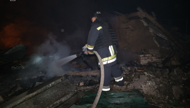 Атака дронів на Дніпропетровщину: у Синельниківському районі ліквідували займання