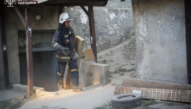 В Одесі обвалився будинок, у квартирах заблокувало людей