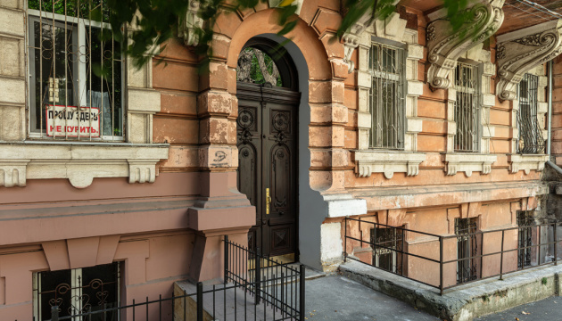 В Одесі відновили старовинні двері будинку Амбелікопуло