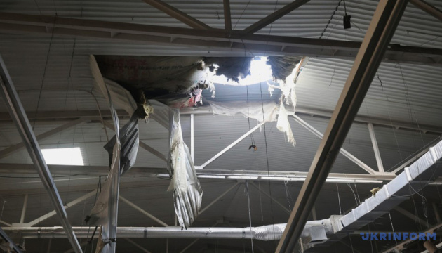 У лікарні залишаються четверо постраждалих унаслідок удару РФ по меблевому магазину в Харкові