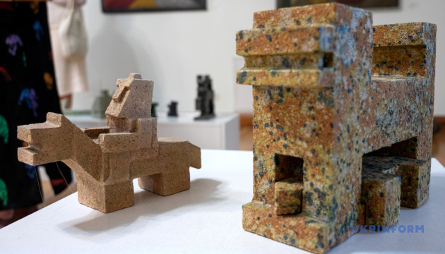 У «Софії Київській» відкрилася експозіція масштабованих робіт скульптора Гії Міміношвілі