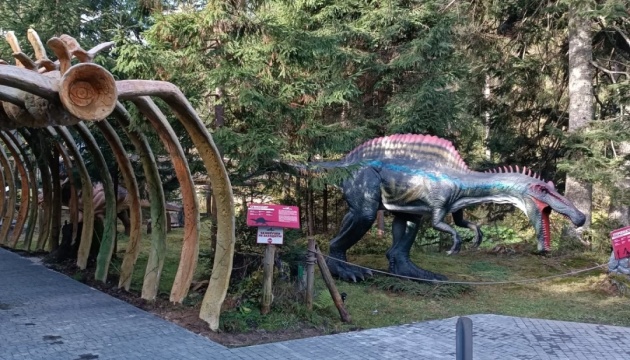 У «Парку динозаврів» на Прикарпатті заявляють, що їх вимагають закрити