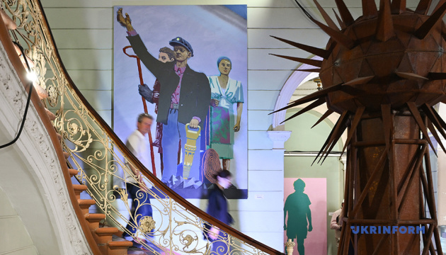 У Львові відкрили виставку художника Олега Тістола «Тіні Імперіалу» 