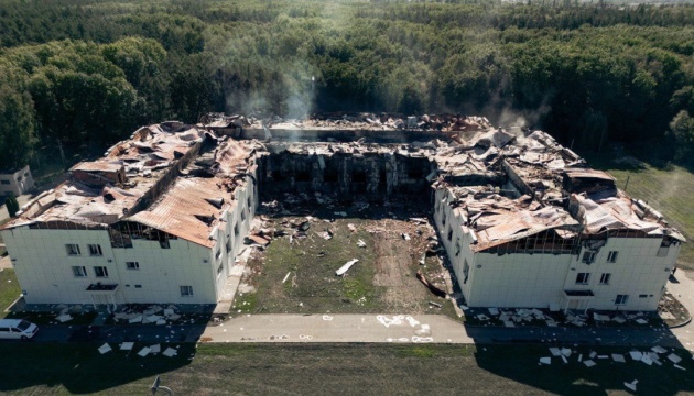 Росіяни вдарили по Сумському держуніверситету, пошкоджений головний корпус