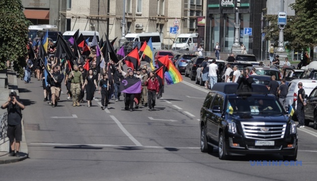 У Києві попрощалися із загиблим на фронті художником Давидом Чичканом