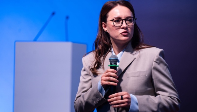 Дозвіл на виїзд за кордон чоловікам до 22 років уряд планує фіналізувати цього тижня - Свириденко