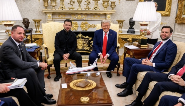Зеленський - Трампу: Ми хочемо зупинити війну і очікуємо тристоронньої зустрічі лідерів