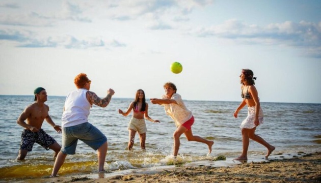 Під Києвом стартували зйомки ромкому «Голос серця»