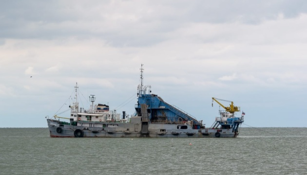 Біля Керченського мосту окупанти проводять днопоглиблення - соцмережі