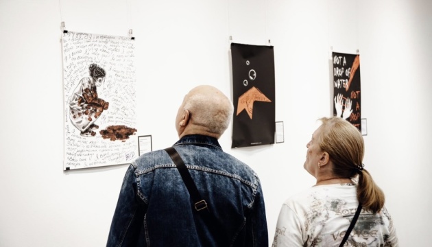 У Литві відкрили виставку плакатів про війну в Україні