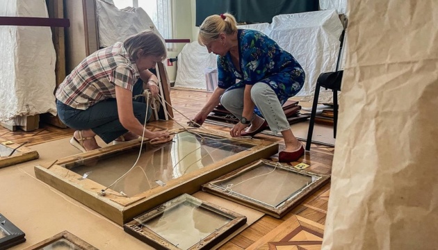 У Миколаєві оцифрують понад 300 картин з унікальної музейної колекції ХХ століття