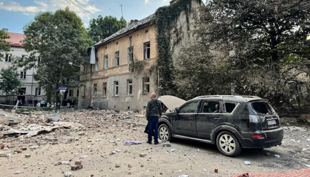 We Lwowie w wyniku rosyjskiego ataku uszkodzono kilkadziesiąt domów, jedna osoba zginęła, dwie ranne