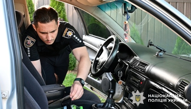 На Буковині організатори схеми переправили за кордон майже сотню чоловіків