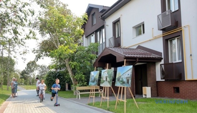 «Не для пташки». Як відновлюють будинки в Бородянці