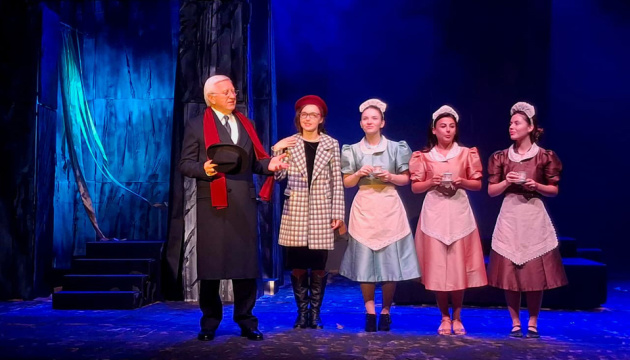 Маріупольський театр представив у Дніпрі прем’єру вистави «Ніч в Лісабоні»