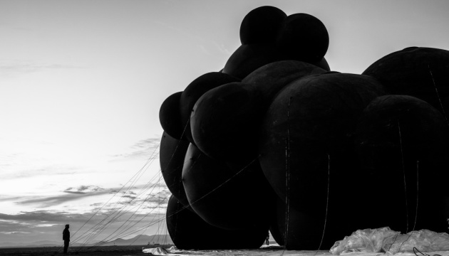 Буревій знищив українську інсталяцію «Чорна хмара» на фестивалі Burning Man у США