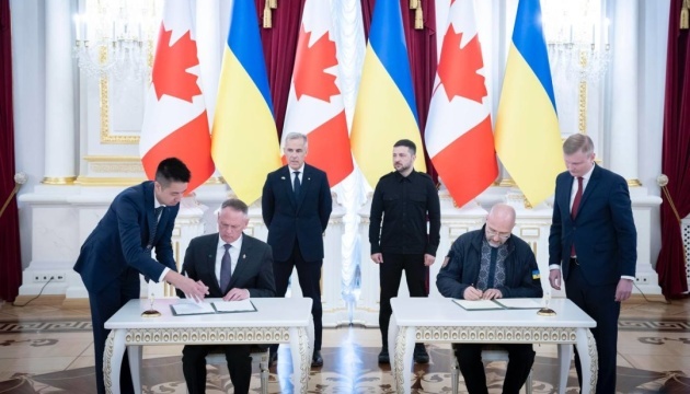 Ukraina i Kanada uzgodniły wspólną produkcję sprzętu obronnego Ukraina i Kanada uzgodniły wspólną produkcję sprzętu obronnego