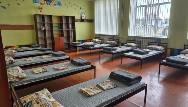 До кінця серпня в Україні підготують мінімум 30 тисяч місць для евакуйованих - Свириденко