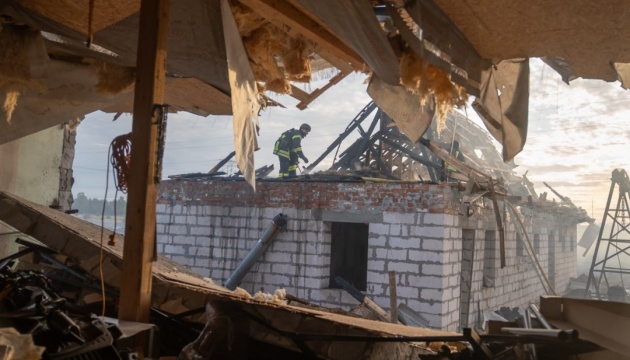 Russians carry out massive attack on Sumy and Bezdryk communities at night