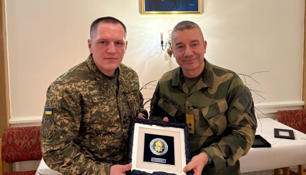 Півненко привітав командувача Нацгвардії Норвегії з отриманням ордена «За заслуги» ІІІ ступеня