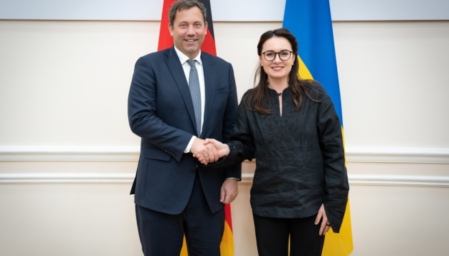 La Première ministre ukrainienne et le vice-chancelier allemand discutent des besoins de défense et de la relance économique de l’Ukraine