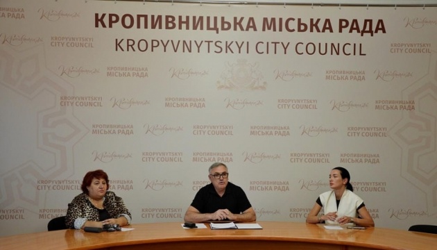 У Кропивницькому приберуть усі рекламні конструкції на ділянці безбар'єрного маршруту