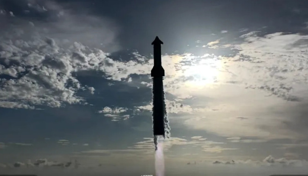 SpaceX після трьох невдалих спроб запустила ракету-носій із прототипом корабля Starship
