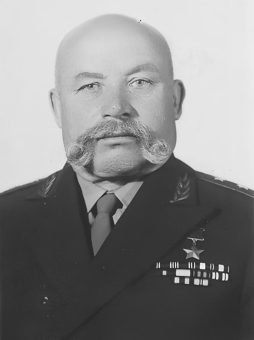 Уродженець Харківщини Олексій Гнечко – один із головних учасників Курильської десантної операції. Фото: wikipedia