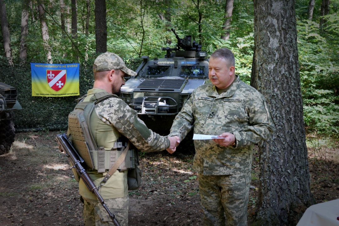 Напередодні Дня воєнної розвідки командувач ОК «Захід» відзначив бійців на Сумщині