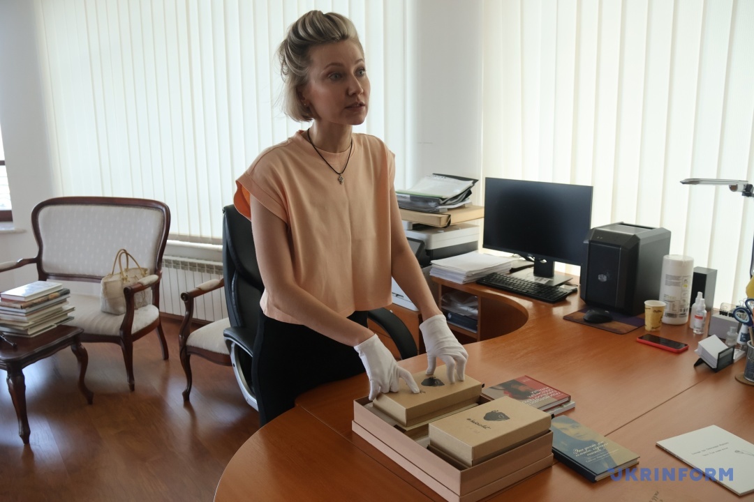 Дар’я Добріян у музеї «Духовні скарби України».