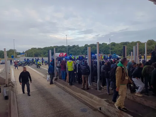 У Франції триває день всенародного протесту та страйку «Блокуймо все»